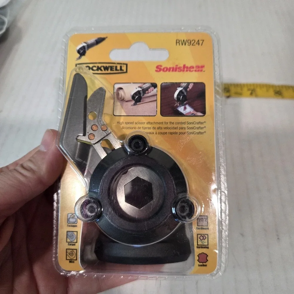 Rockwell RW9247 SoniCrafter SoniShear High Speed Scissor cuts material to 5/16